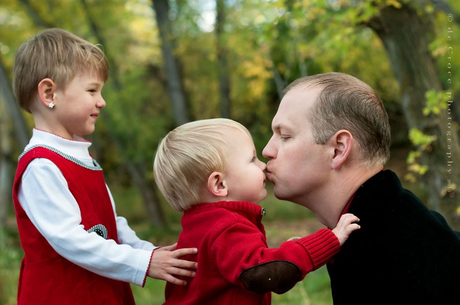 Dad-Kiss-denver-Photography